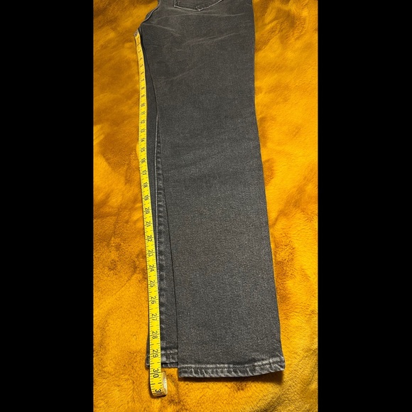 Levi’s • Black Wash High Rise Skinny Jean - Picture 8 of 9